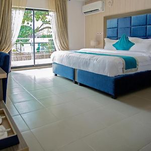 Riviera Suites